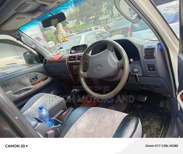 Toyota Land Cruiser Prado 2001 White