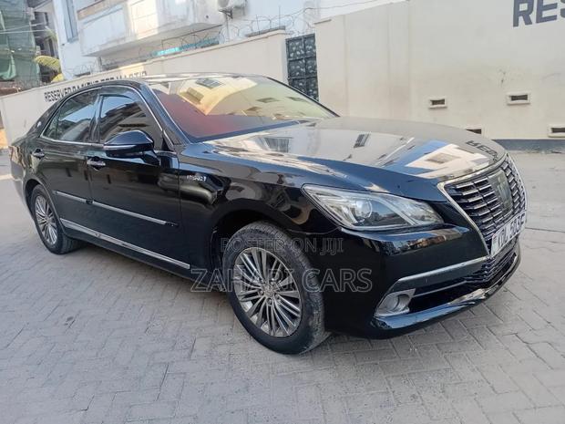 Toyota Crown 2015 Black