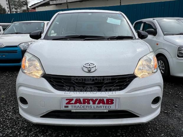 Toyota Passo 2018 White