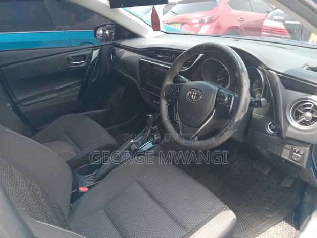 Toyota Auris 2016 Blue
