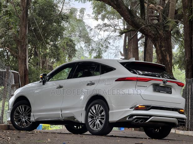 Toyota Harrier 2.0 2020 White
