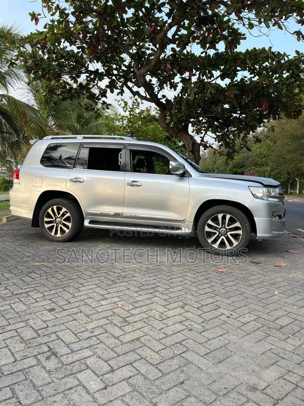 Toyota Land Cruiser 2008 Silver