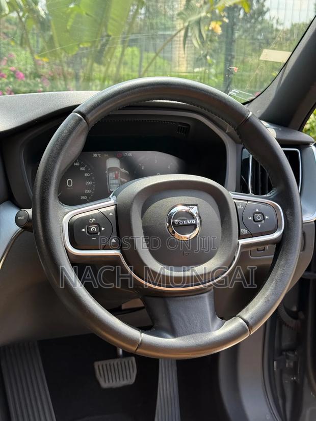 Volvo XC60 2018 Blue