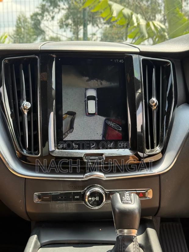 Volvo XC60 2018 Blue