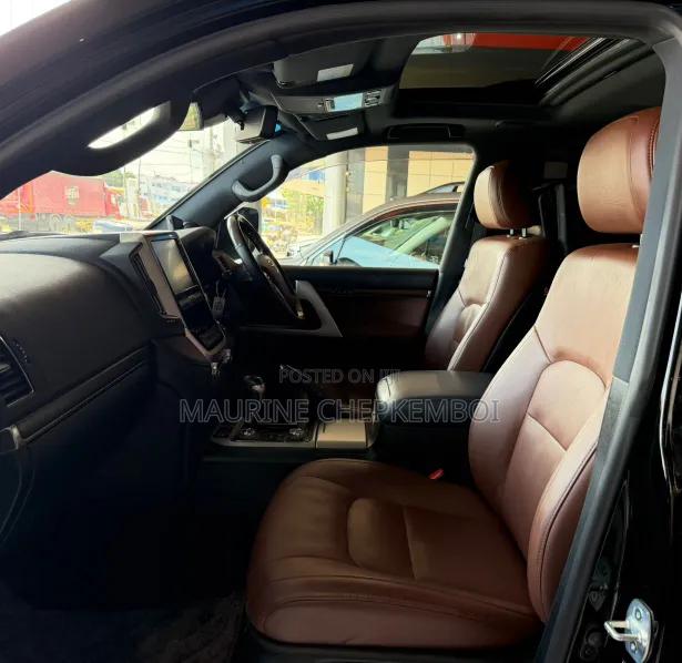 Toyota Land Cruiser 4.6 V8 ZX 2019 Black