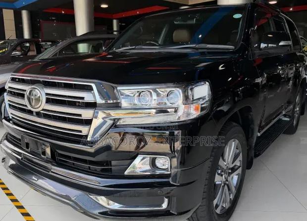Toyota Land Cruiser 4.6 V8 ZX 2019 Black