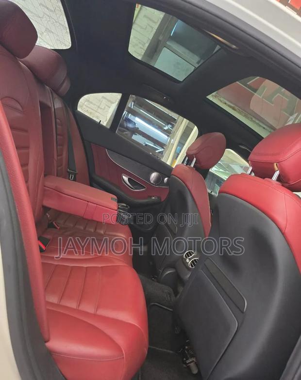 Mercedes-Benz C200 2019 Pearl
