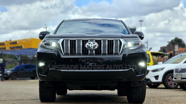 Toyota Land Cruiser Prado Kakadu 2020 Black