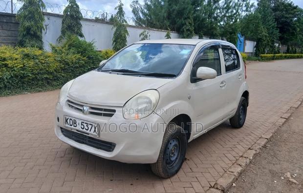 Toyota Passo 2014 Silver