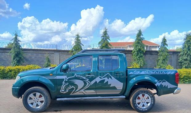 Nissan Navara 2005 Green