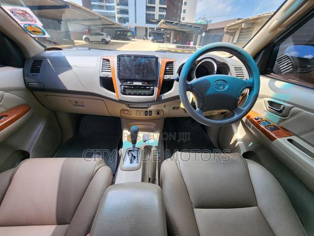 Toyota Fortuner 2011 Gray