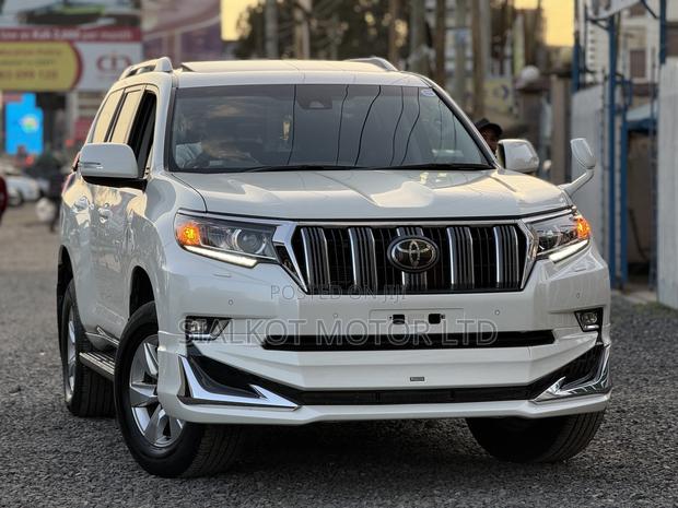 Toyota Land Cruiser Prado 2.7 2019 White