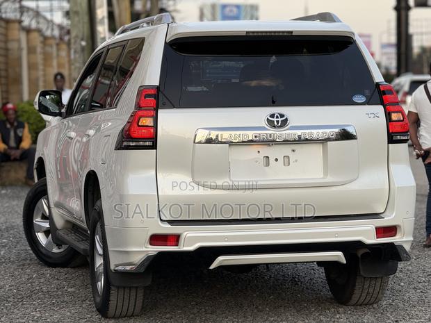 Toyota Land Cruiser Prado 2.7 2019 White
