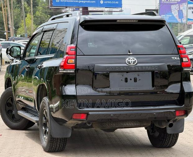 Toyota Land Cruiser Prado 2021