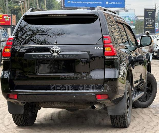 Toyota Land Cruiser Prado 2021