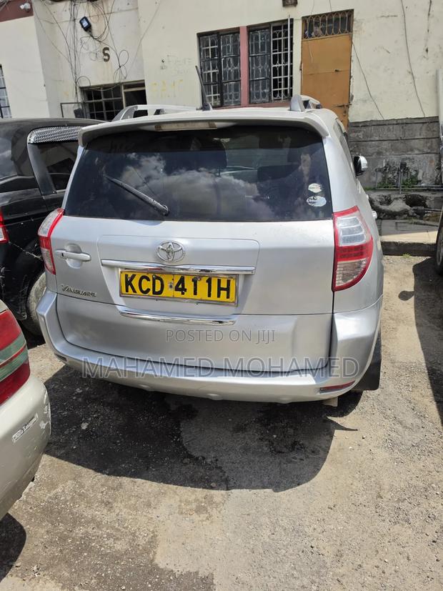 Toyota Vanguard 2008 Silver