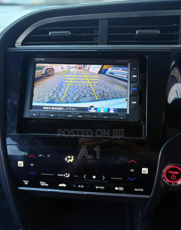 Honda Fit Shuttle 1.5 Hybrid 2WD 2019 White