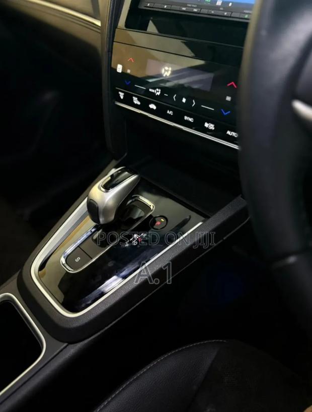 Honda Fit Shuttle 1.5 Hybrid 2WD 2019 White