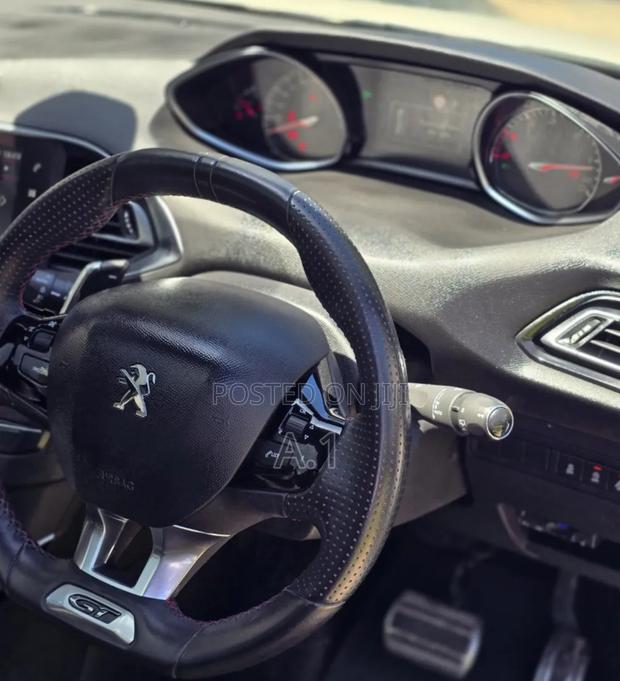 Peugeot 308 2019 White
