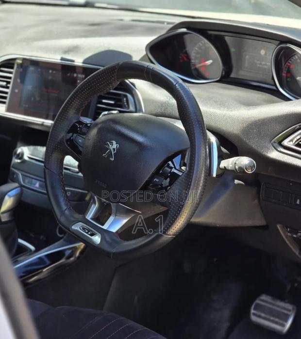 Peugeot 308 2019 White