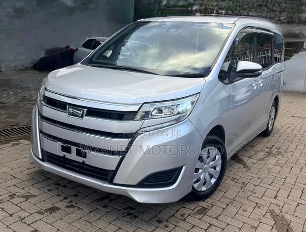 Toyota Noah 2019 Silver