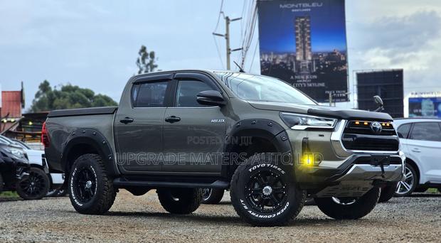 Toyota Hilux 2021 Green