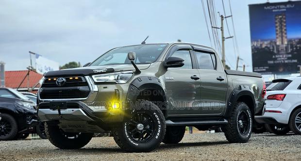 Toyota Hilux 2021 Green