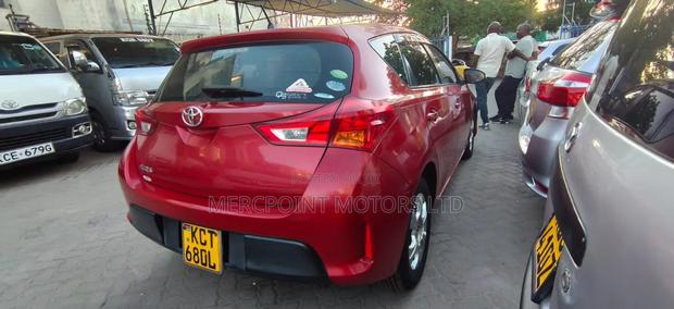 Toyota Auris 2013 Red