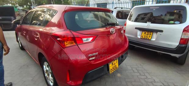 Toyota Auris 2013 Red