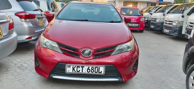 Toyota Auris 2013 Red