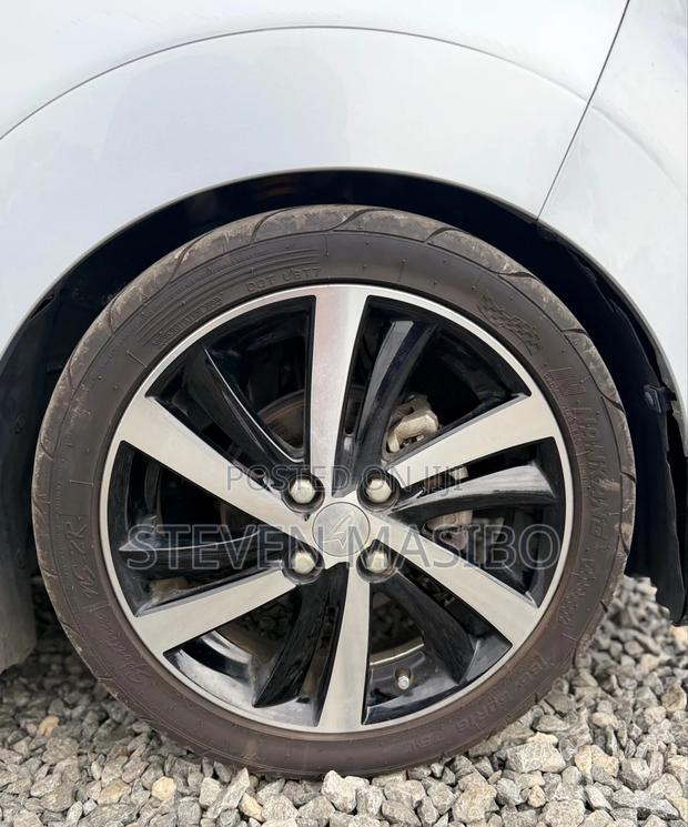 Daihatsu Cast 660 Turbo FWD 2020 Silver