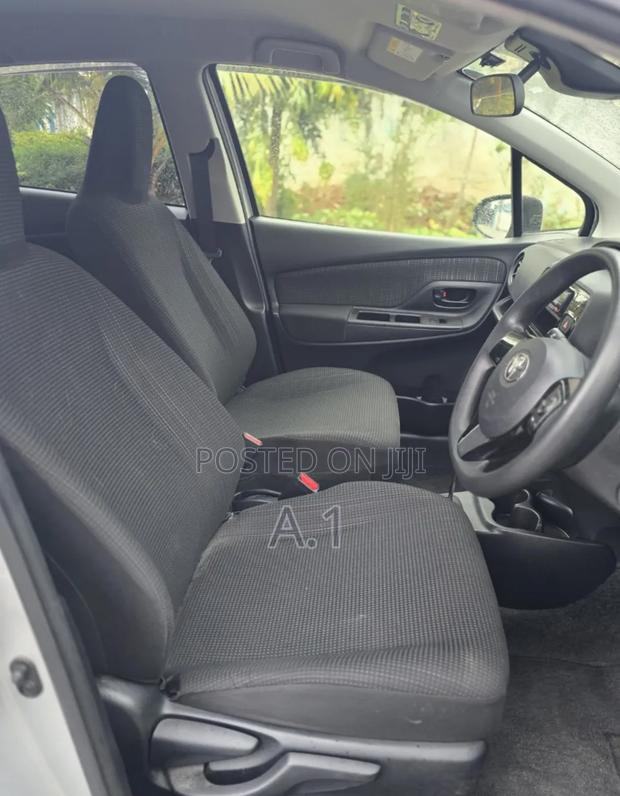 Toyota Vitz 1.5 FWD Hybrid 5dr 2019 Silver