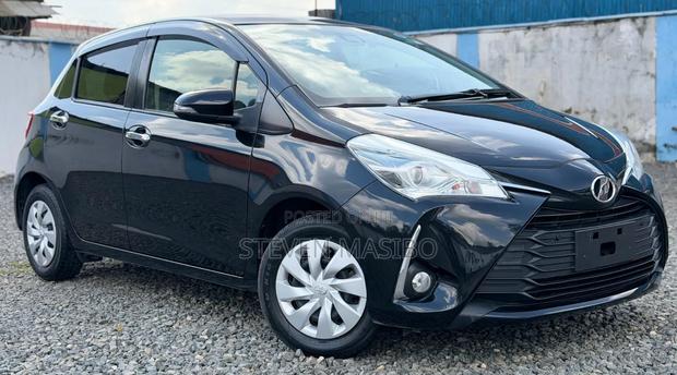 Toyota Vitz 1.0 FWD 5dr 2019 Black