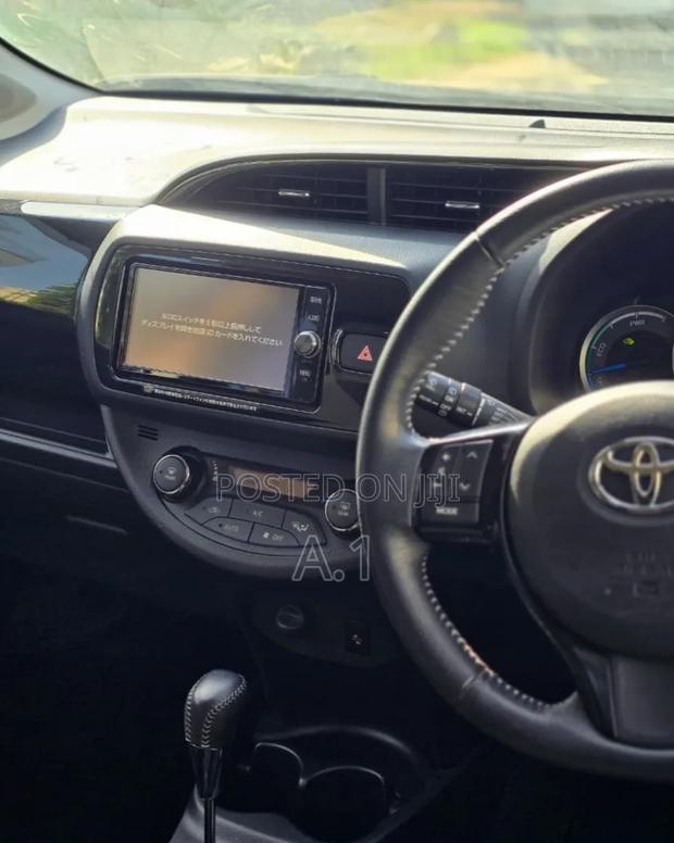 Toyota Vitz 1.5 FWD Hybrid 5dr 2019 Orange