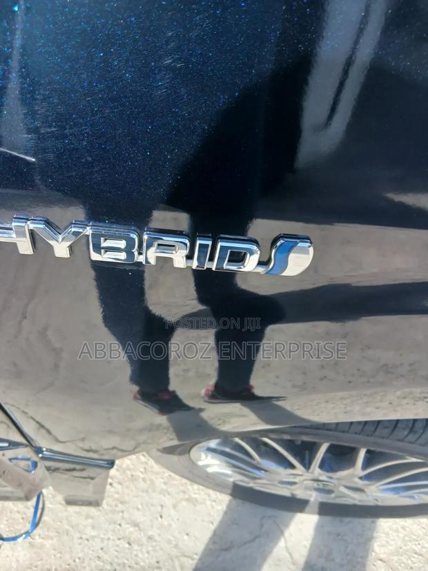 Toyota Noah 1.8 FWD Hybrid (7 seater) 2019