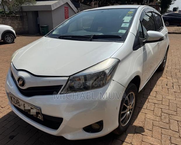 Toyota Vitz 1.3 FWD 5dr 2014 Pearl