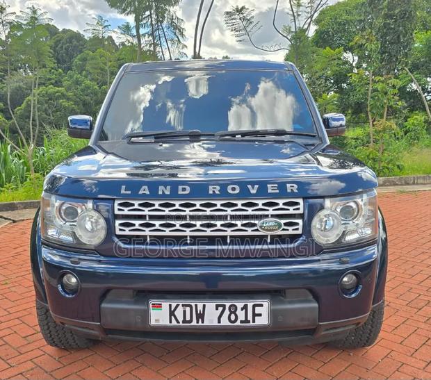 Land Rover Discovery 2015 Blue