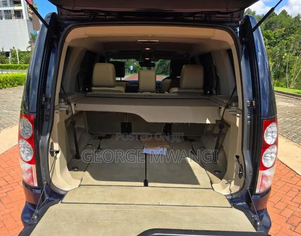 Land Rover Discovery 2015 Blue