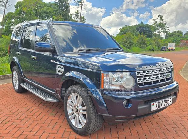 Land Rover Discovery 2015 Blue