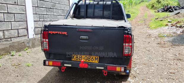 Toyota Hilux 2004 Black