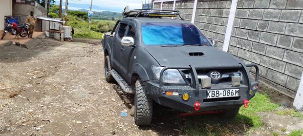 Toyota Hilux 2004 Black