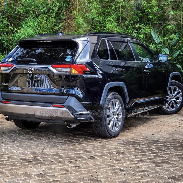Toyota RAV4 2019 Matt Black