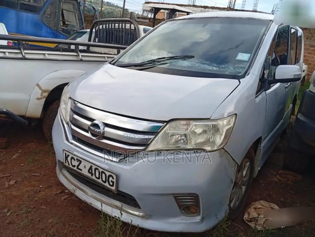 Nissan Serena 2013 Blue