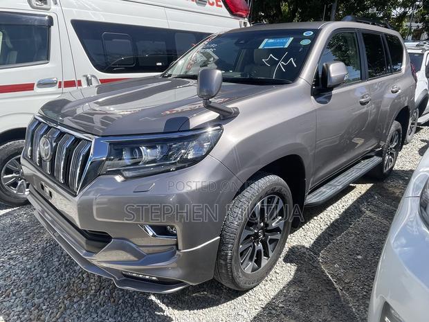 Toyota Land Cruiser Prado 2.8 2022 Brown