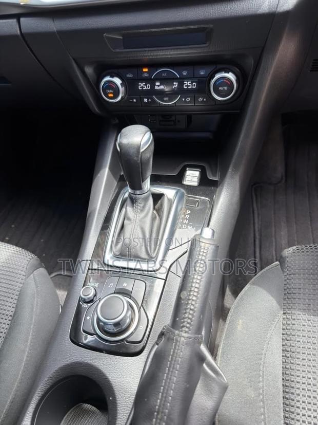 Mazda Axela 2019 Brown