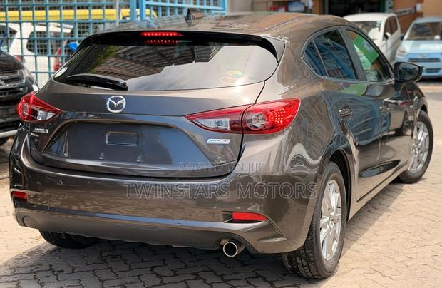 Mazda Axela 2019 Brown