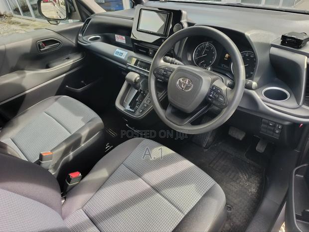 Toyota Noah 2022 Gray