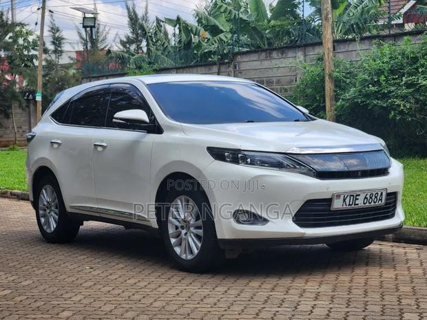 Toyota Harrier 2.0 2014 White