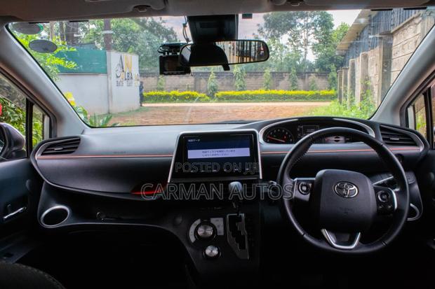 Toyota Sienta 1.5 FWD 2019 Silver
