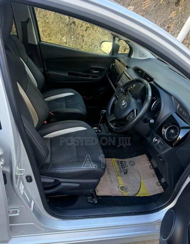 Toyota Vitz 2019 Silver